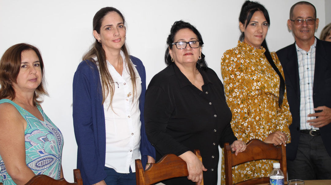 Representantes del Bufete Colectivo Especializado Santa Clara 3 y el Parque Científico Tecnológico (PCT) de Villa Clara.