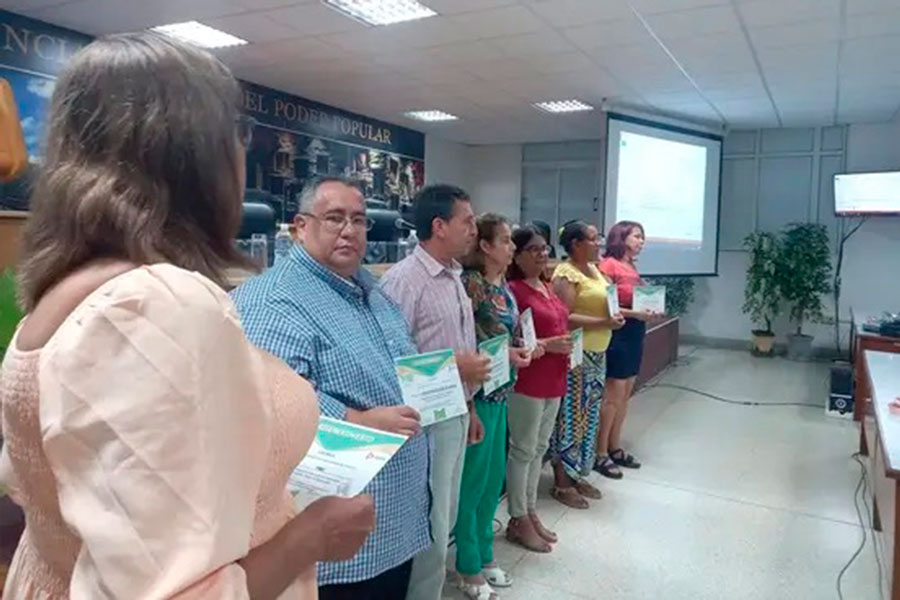 Reconocimiento a miembros de la ACCS en Santa Clara.