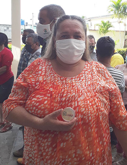 Especialista de la ANAP recibe la medalla por el aniversario 60 de la organización. Especialista de la ANAP recibe la medalla por el aniversario 60 de la organización.