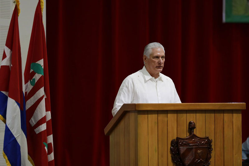 Presidente de Cuba, Miguel Díaz-Canel, pronuncia palabras de cierre del XIII Congreso de la ANAP.