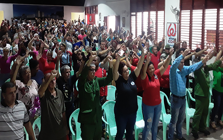 Cederistas de Santo Domingo celebran condición de Vanguardia Nacional. Cederistas de Santo Domingo celebran condición de Vanguardia Nacional.