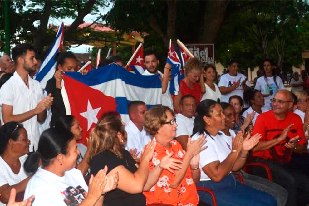 Acto provincial de Villa Clara por el aniversario 65 de los CDR, en Quemado de Güines.