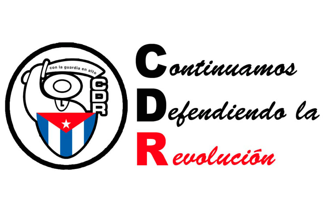 Logo de los CDR y cartel Continuamos Defendiendo la Revolución.
