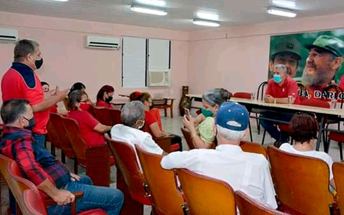 Coloquio en homenaje a Gustavo Pérez Bermúdez, exdiritente sindical fallecido recientemente. Coloquio en homenaje a Gustavo Pérez Bermúdez, exdiritente sindical fallecido recientemente.