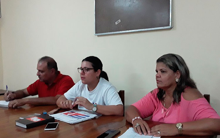 Cartel de apoyo al Código de las Familias, en la fábrica de tabacos LV-9, de Santa Clara.