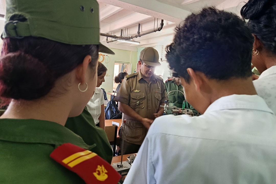 Visita a la Escuela Militar Camilo Cienfuegos.