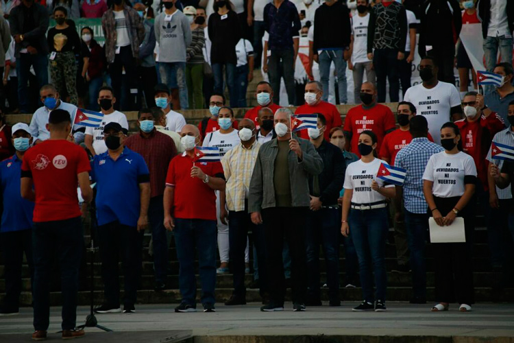 Presidente de Cuba, Miguel Díaz-Canel, encabeza la marcha en homenaje a los estudiantes de Medicina fusilados el 27 de noviembre de 1871. Presidente de Cuba, Miguel Díaz-Canel, encabeza la marcha en homenaje a los estudiantes de Medicina fusilados el 27 de noviembre de 1871.
