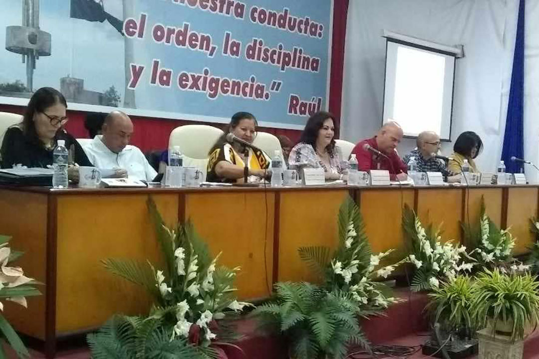 Presidencia de la Asamblea XI de la FMC en Villa Clara.