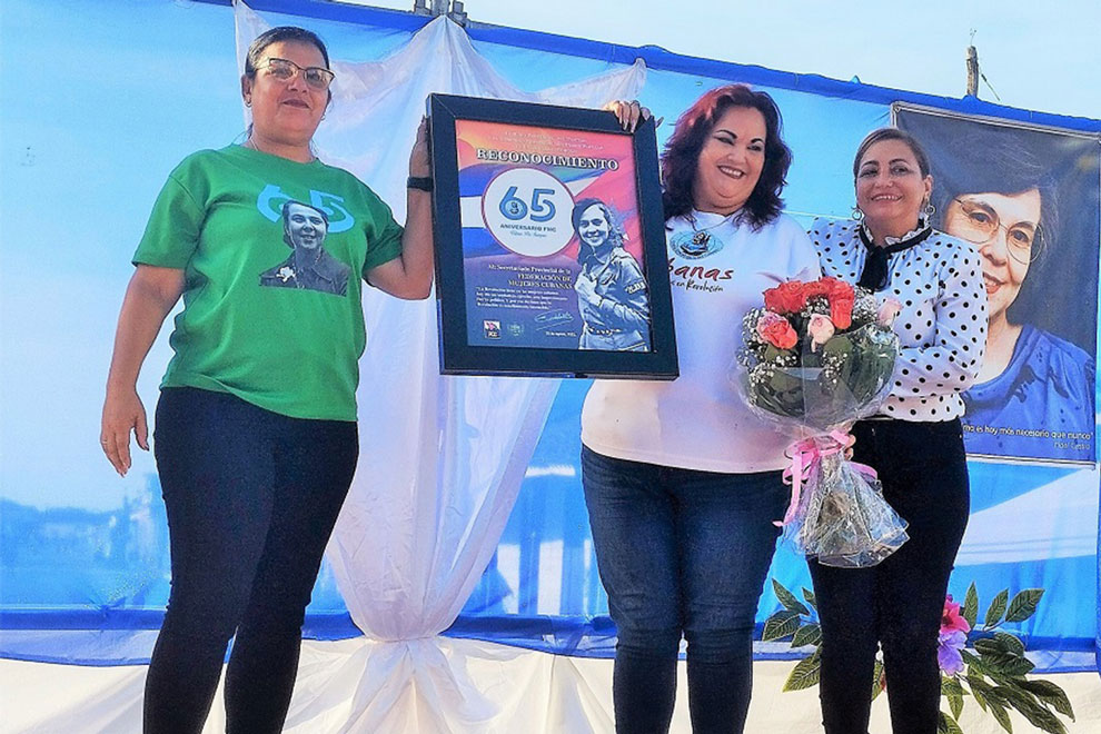Reconocimiento del Partido y el Gobierno a Villa Clara a la FMC en la provincia.