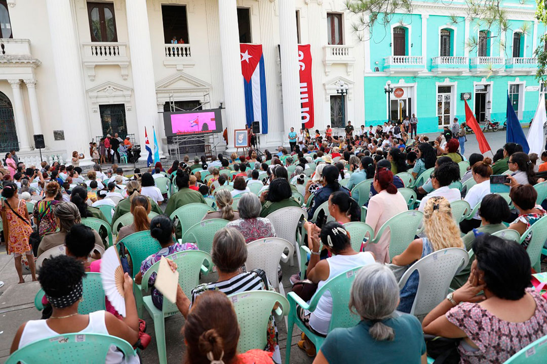 Acto provincial en Villa Clara por el aniversario 66 de la FMC.