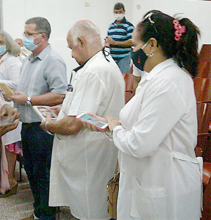 Doctor Armando Caballero, destacado especialista en terapia intensiva en Villa Clara. Doctor Armando Caballero, destacado especialista en terapia intensiva en Villa Clara.