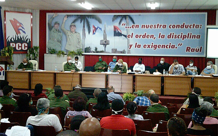 Osnay Miguel Colina, miembro del Buró Provincial del PCC en Villa Clara, destaca labor de enfrentamiento a la COVID-19. Osnay Miguel Colina, miembro del Buró Provincial del PCC en Villa Clara, destaca labor de enfrentamiento a la COVID-19.