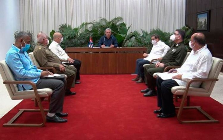 Delegación cubana que participó en la conversación telefónica del primer secretario del Comité Central del Partido Comunista de Cuba y el secretario general del Partido Comunista de Vietnam.