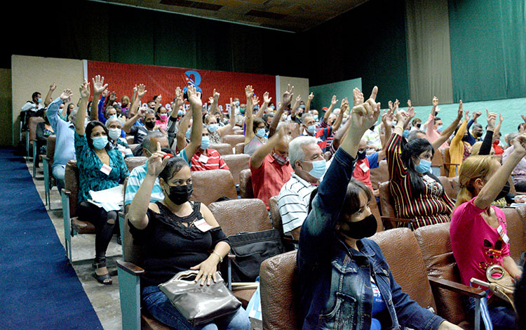 Delegados a la Asamblea de Balance del Partido en Manicaragua.