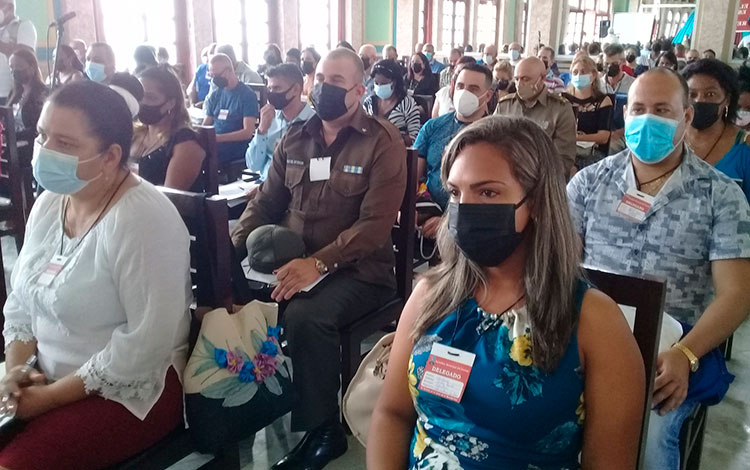 Delegados a la Asamblea de Balance del Partido en Placetas, Villa Clara.