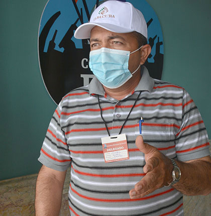 Orelvis Peñate, campesino de Placetas delegado a la Asamblea de Balance del Partido en ese municipio.. Orelvis Peñate, campesino de Placetas delegado a la Asamblea de Balance del Partido en ese municipio..