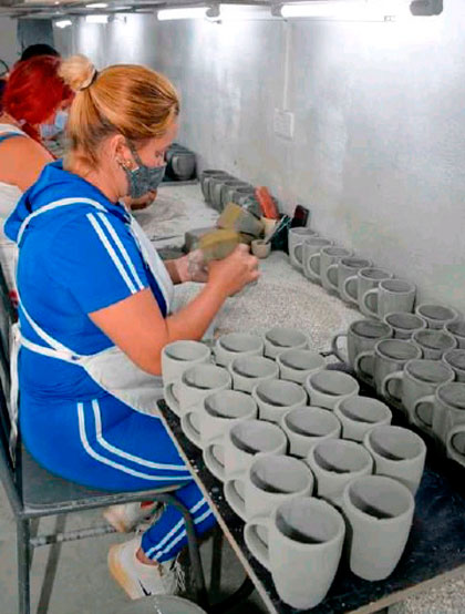Taller de objetos de cerámica en Villa Clara. Taller de objetos de cerámica en Villa Clara.