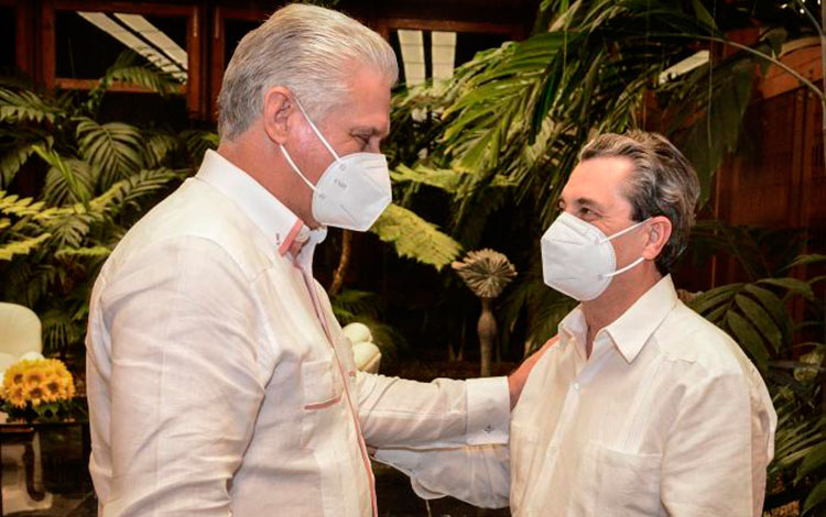 Miguel Díaz-Canel y José Luis Centella Gómez, presidente del Partido Comunista de España.