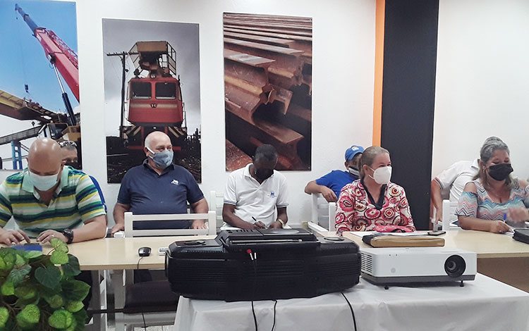 Encuentro del Buró Provincial del Partido con dirección de la Empresa Constructora de Vías Férreas (Solcar) en Placetas. Encuentro del Buró Provincial del Partido con dirección de la Empresa Constructora de Vías Férreas (Solcar) en Placetas.