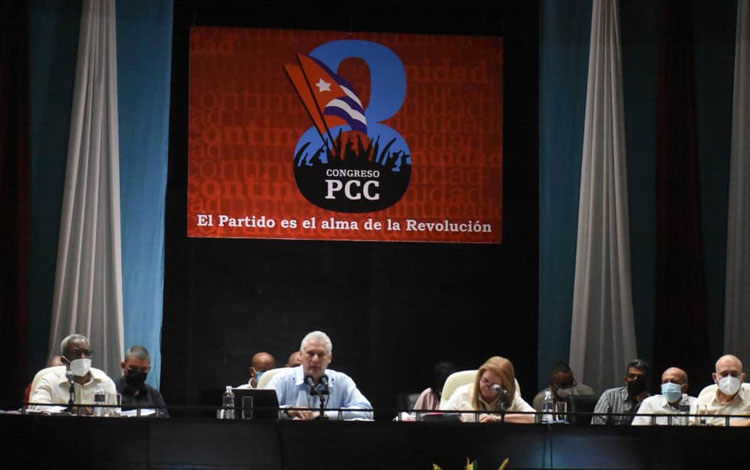 Miguel Díaz-Canel Bermúdez, primer secretario del Comité Central del Partido, en la Asamblea de Balance del PCC en Villa Clara. Miguel Díaz-Canel Bermúdez, primer secretario del Comité Central del Partido, en la Asamblea de Balance del PCC en Villa Clara.