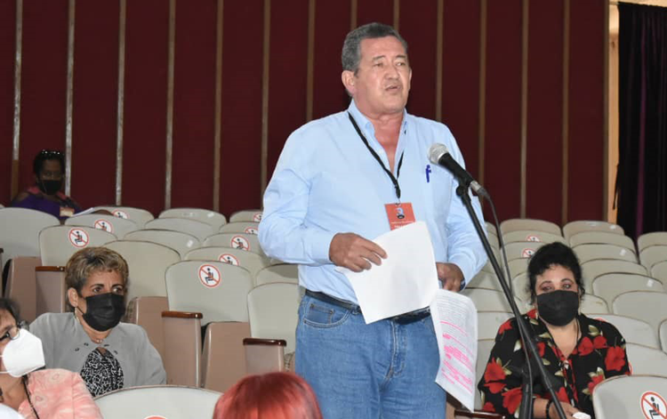 Fidel Santiago, delegado por la Geominera del Centro. Fidel Santiago, delegado por la Geominera del Centro.