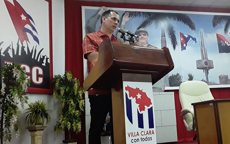 Rafael Benacho García, director de la Escuela Provincial del Partido en Villa Clara. Rafael Benacho García, director de la Escuela Provincial del Partido en Villa Clara.