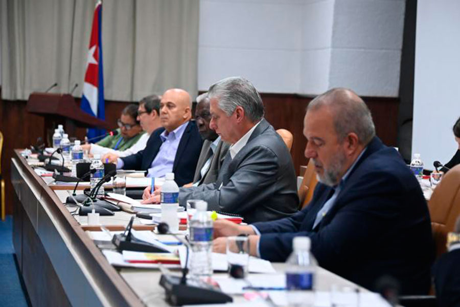 Miguel Díaz-Canel Bermúdez, primer secretario del Comité Central del Partido Comunista de Cuba, preside del VII Pleno.