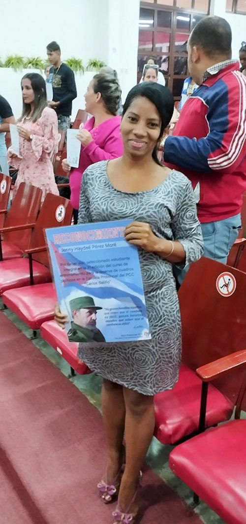 Yenny Haydée Pérez Moré, alumna más integral.