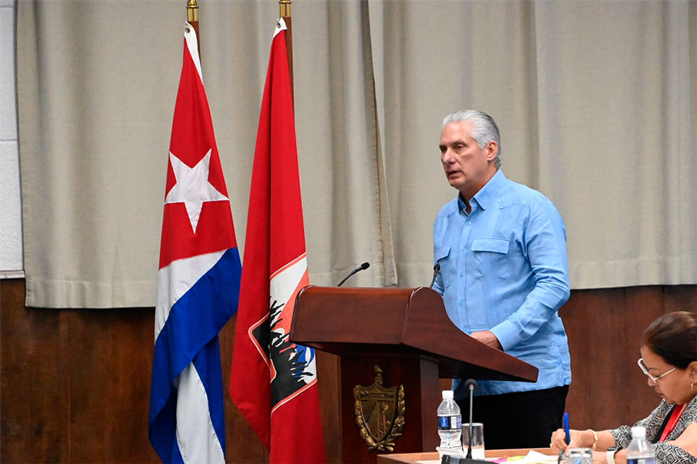 Miguel Díaz-Canel clausura el X Pleno del CCPCC.