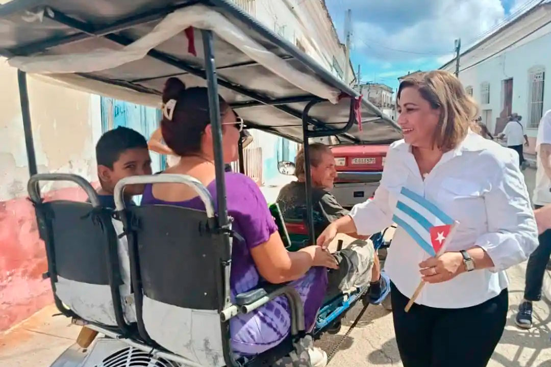 Susely Morfa González, miembro del Comité Central y primera secretaria del Partido en Villa Clara, conversa con villaclareña.