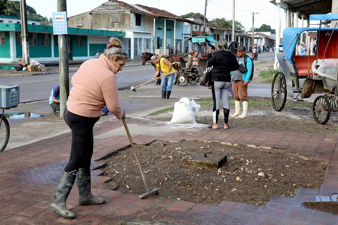 Labores de embellecimiento en Placetas.