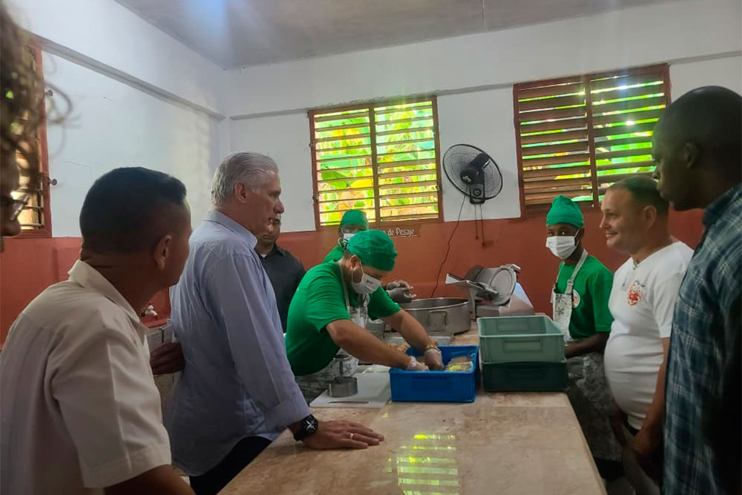 Presidente cubano visita