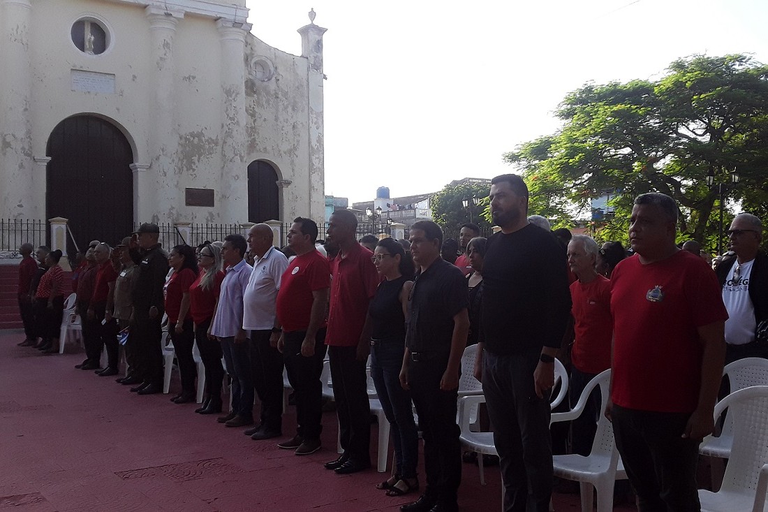 Participantes en el acto municipal por el 26 de julio en Santa Cl.