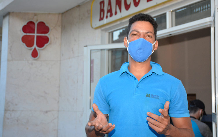 Adrián Ariel Rojo Aguila, joven donante de sangre en Villa Clara. Adrián Ariel Rojo Aguila, joven donante de sangre en Villa Clara.