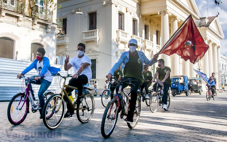 Ciclocaravana en homenaje al Che.
