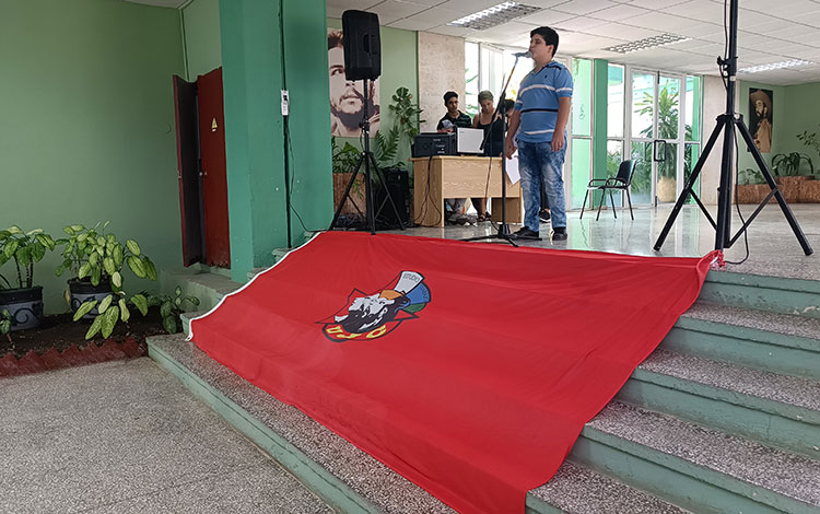 Recibimiento a jóvenes que participan en el campamento de verano, en la Universidad de Ciencias Médicas de Villa Clara. Recibimiento a jóvenes que participan en el campamento de verano, en la Universidad de Ciencias Médicas de Villa Clara.