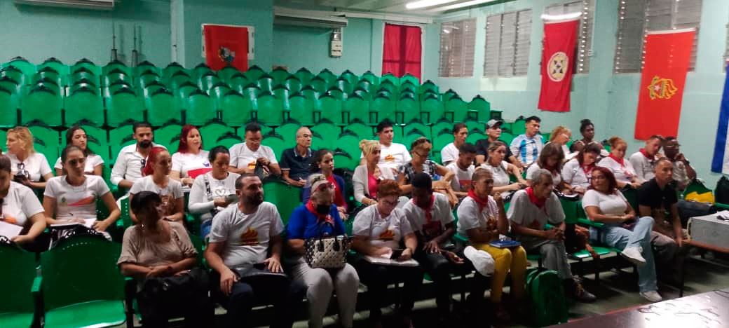 Participantes en la clase metodológica de la OPJM.