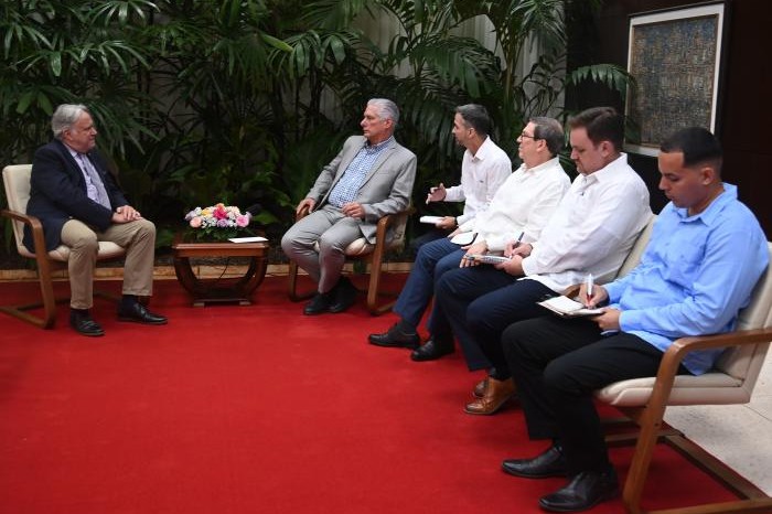 Encuentro del presidente cubano con George Katrougalos, experto independiente del Consejo de Derechos Humanos sobre la promoción de un orden internacional democrático y equitativo.