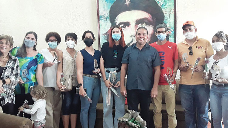 Periodistas villaclareños que laboran en medios nacionales visitan la provincia en la jornada por el Día de la Prensa Cubana. Periodistas villaclareños que laboran en medios nacionales visitan la provincia en la jornada por el Día de la Prensa Cubana.