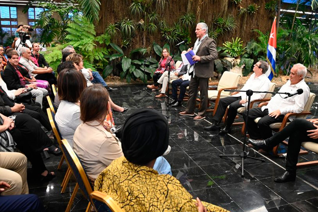 Encuentro del presidente cubano, Miguel Díaz-Canel, con participantes en el III Coloquio Internacional Patria.