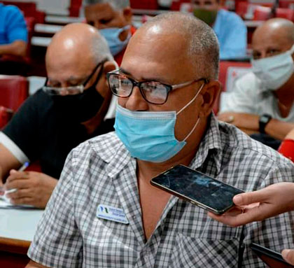 Vladimir Santaya Santana, director de Acueducto y Alcantarillado en Villa Clara. Vladimir Santaya Santana, director de Acueducto y Alcantarillado en Villa Clara.