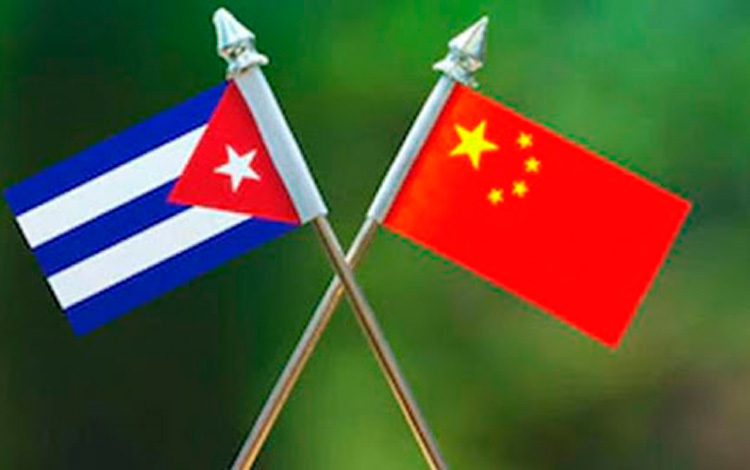 Banderas de Cuba y China