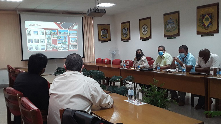 Embajador de la India en Cuba sostiene intercambio con directores de empresas de Villa Clara. Embajador de la India en Cuba sostiene intercambio con directores de empresas de Villa Clara.