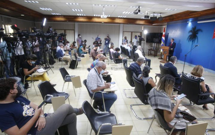 Periodistas en la conferencia de prensa del canciller cubano, Bruno Rodrí­guez Parrilla.