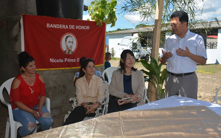 Embajador de Japón en Cuba visita la cooperativa Domingo Lara, en Manicaragua. Embajador de Japón en Cuba visita la cooperativa Domingo Lara, en Manicaragua.