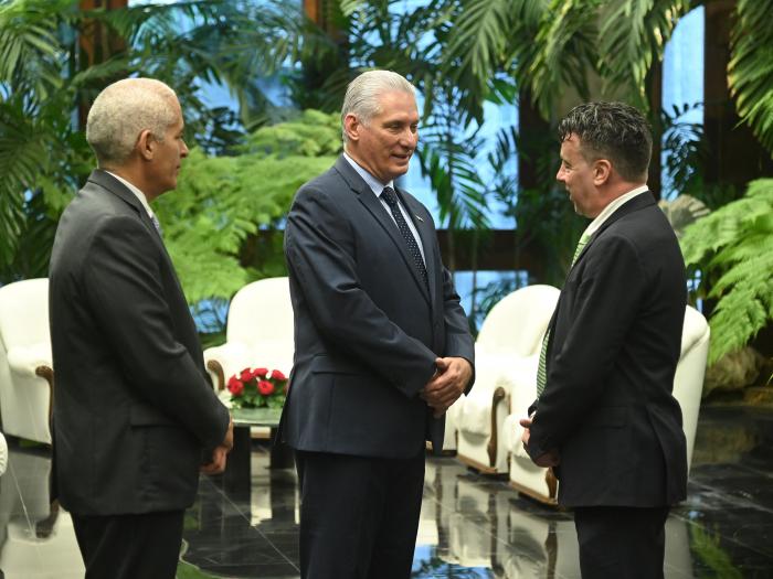 Presidente cubano, Miguel Díaz-Canel, recibe a nuevos embajadores.