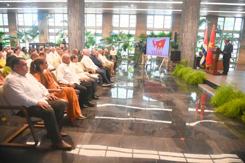 Acto por el  aniversario 80 de la Revolución de Agosto y Día Nacional de la República Socialista de Vietnam.