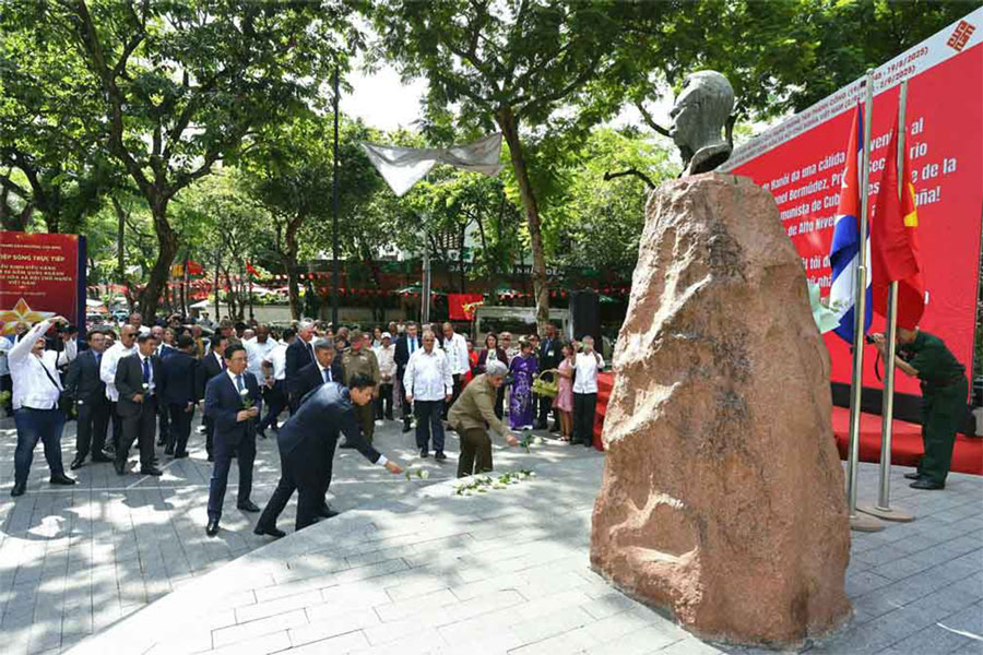 Homenaje de Cuba a José Martí en Vietnam.