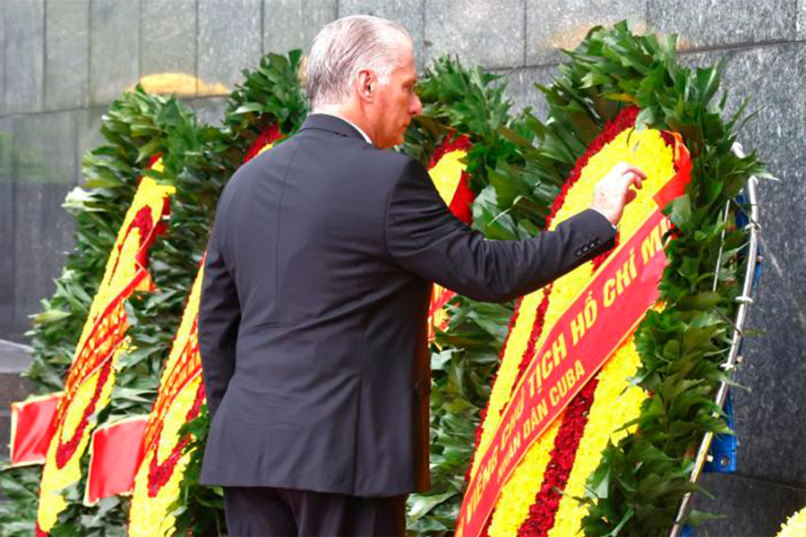 Homenaje de Miguel Díaz-Canel a Ho Chi Minh.