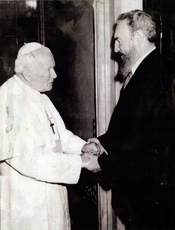 Fidel Castro con el Papa Juan Pablo II- Visita de Fidel al Vaticano en Noviembre de 1996 Foto: Archivo de Granma Fidel Castro con el Papa Juan Pablo II- Visita de Fidel al Vaticano en Noviembre de 1996 Foto: Archivo de Granma